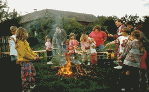 ein Lagerfeuer ist auch bei Tag schn